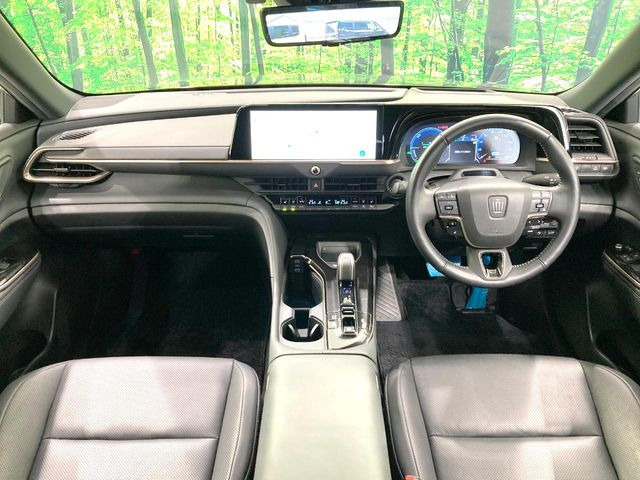 クラウンスポーツ2.5 Z E-Four 4WD