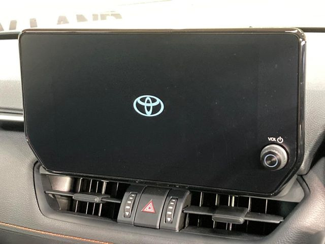 �y10.5�C���` �f�B�X�v���C�I�[�f�B�I�z���ʂ̃f�B�X�v���C��AppleCarPlay��AndroidAuto�����p�\�B�傫�ȉ�ʂŃX�}�z�i�r�A�v���������p���������܂���