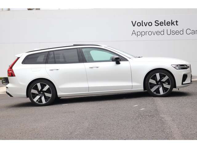 V60ウルトラ T6  AWD プラグインハイブリッド 4WD