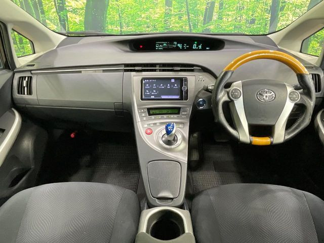 プリウス1.8 S