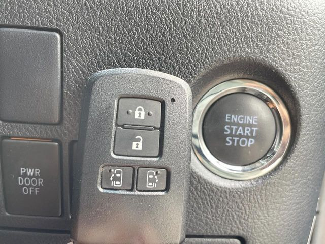 �y�X�}�[�g�L�[�z�J�o����|�P�b�g�ɓ��ꂽ�܂܂ł��h�A�̎{���E�������\�ȃX�}�[�g�L�[�𑕔��B�G���W���̃I���E�I�t�����J�M�����o���K�v����������Ƃ��Ă��֗��ł���