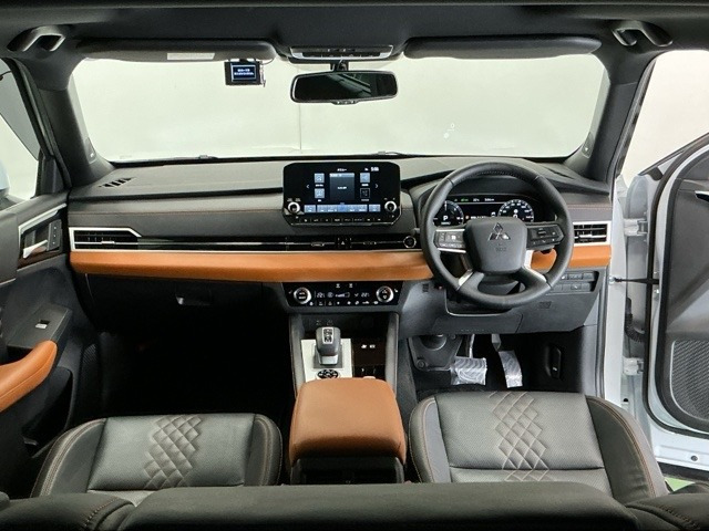 アウトランダーPHEV 2.4 P 4WD