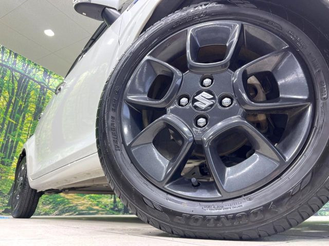 �y����16�C���`�A���~�z�C�[���z�O�ςɃ}�b�`���������A���~�z�C�[���𑕒����Ă���܂��B�e��ЊO�A���~�z�C�[����A�X�^�b�h���X�^�C�����戵�����Ă���܂��B���񂲑��k����������