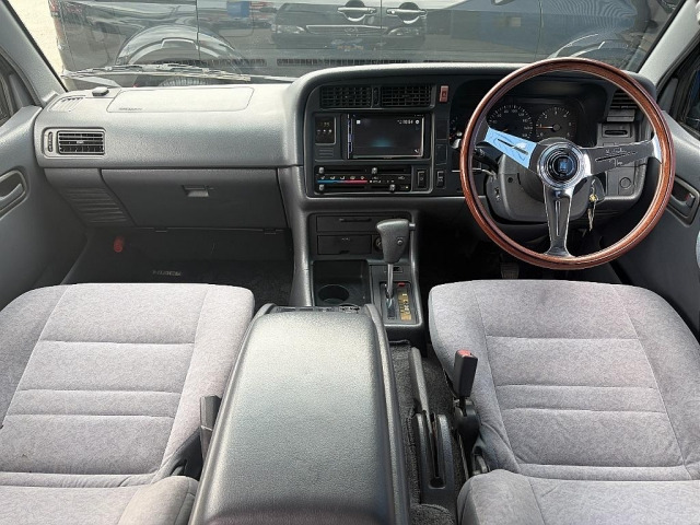 ハイエース3.0 スーパーカスタム セミミドルルーフ ディーゼル 4WD