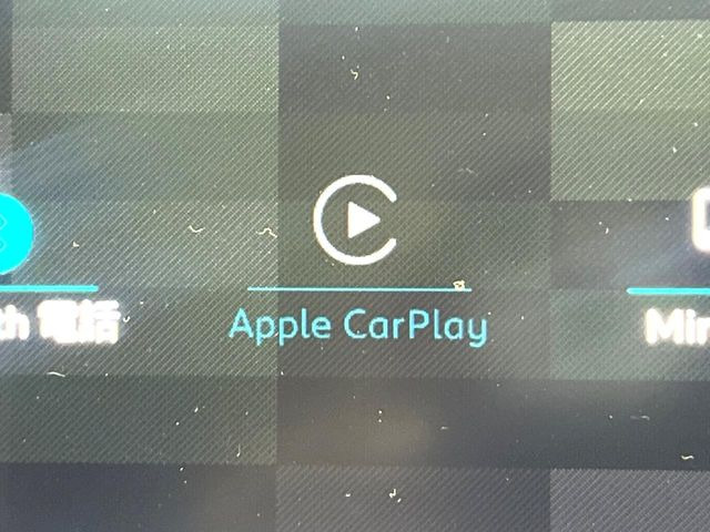 ��Apple Car Play:�X�}�z�Ƃ̗L���ڑ��ŁA�i�r�E�I�[�f�B�I�Đ��ȂǃX�}�z�̃A�v���@�\����ʂł��g����֗��@�\�ł�!