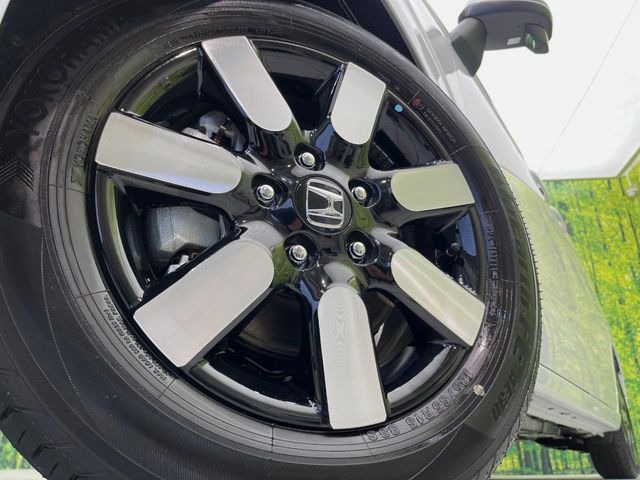 �y����15�C���`�A���~�z�C�[���z�O�ςɃ}�b�`���������A���~�z�C�[���𑕒����Ă���܂��B�e��ЊO�A���~�z�C�[����A�X�^�b�h���X�^�C�����戵�����Ă���܂��B���񂲑��k����������