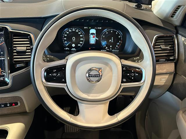 XC90B6 AWD インスクリプション 4WD