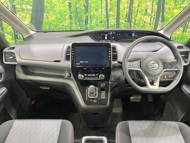 セレナ1.2 e-POWER ハイウェイスターV アーバンクロム