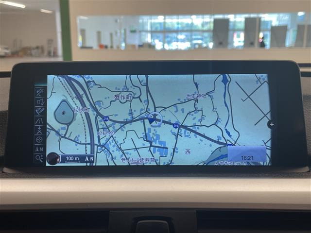 3シリーズセダン320i