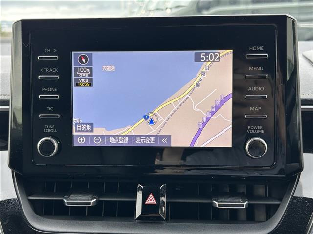 カローラ1.8 ハイブリッド W×B