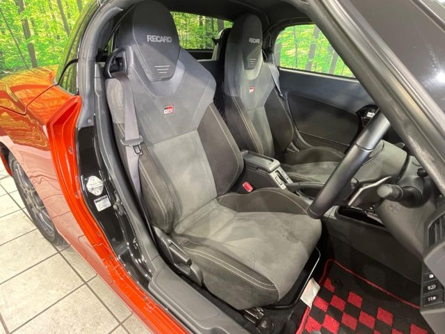 �yRECARO���o�P�b�g�V�[�g�z�l�ԍH�w�Ɋ�Â����ʈ����z�ɂ���č��ւ̕��S�Ⓑ���ԉ^�]���̔�J�������y������ڂŃ��J���Ƃ킩��X�|�[�e�B�ȃ��b�N�X�������ł��B