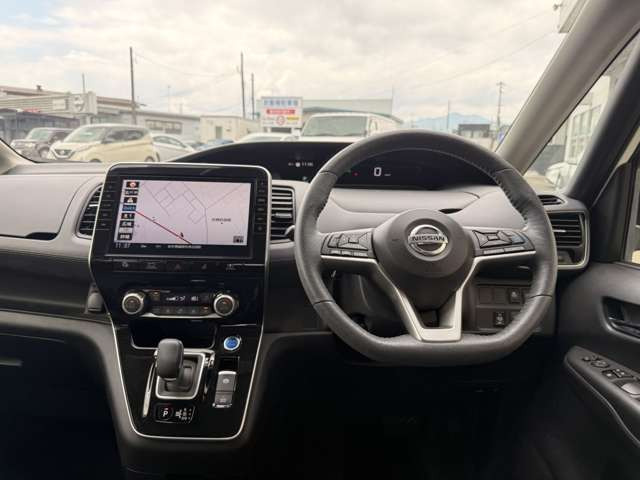 セレナ1.2 e-POWER ハイウェイスターV