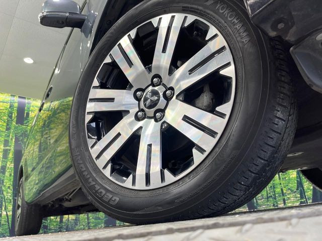 �y����18�C���`�A���~�z�C�[���z�O�ςɃ}�b�`���������A���~�z�C�[���𑕒����Ă���܂��B�e��ЊO�A���~�z�C�[����A�X�^�b�h���X�^�C�����戵�����Ă���܂��B���񂲑��k������