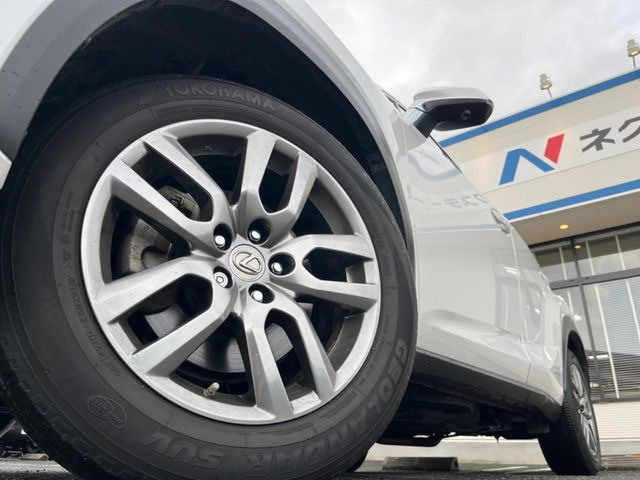 �y����18�C���`�A���~�z�C�[���z�O�ςɃ}�b�`���������A���~�z�C�[���𑕒����Ă���܂��B�e��ЊO�A���~�z�C�[����A�X�^�b�h���X�^�C�����戵�����Ă���܂��B���񂲑��k����������