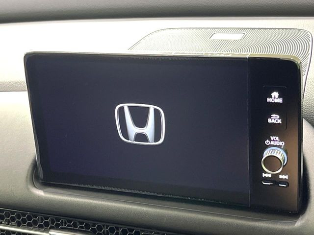 【メーカー純正9型ナビ】インテリアに溶け込むスタイリッシュな「専用設計」メーカーナビを装備♪視認性や操作性など基本性能にも優れ、より上質なカーライフをお楽しみいただけます。