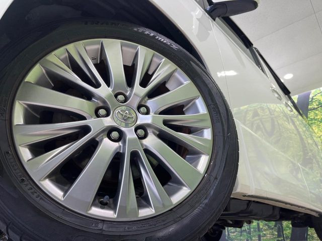 �y����18�C���`�A���~�z�C�[���z�O�ςɃ}�b�`���������A���~�z�C�[���𑕒����Ă���܂��B�e��ЊO�A���~�z�C�[����A�X�^�b�h���X�^�C�����戵�����Ă���܂��B���񂲑��k����������