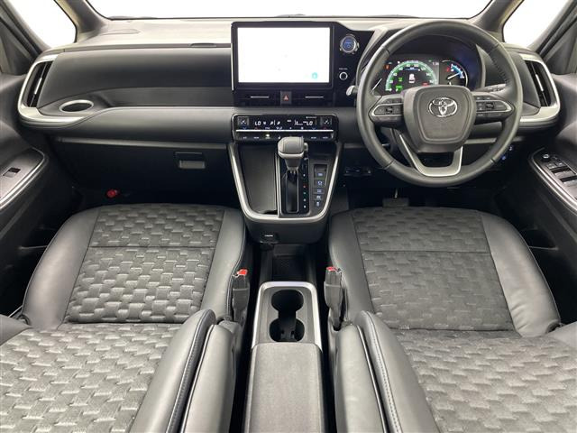ヴォクシー1.8 ハイブリッド S-Z E-Four 4WD
