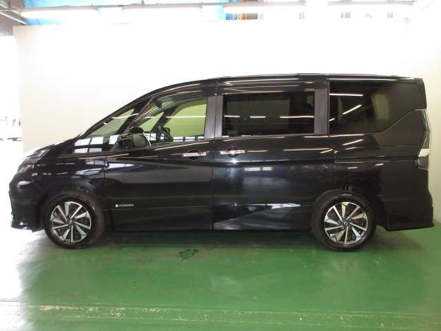 セレナ1.2 e-POWER ハイウェイスターV