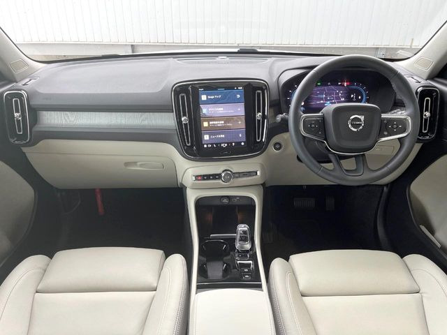 XC40ウルトラ B4 AWD 4WD