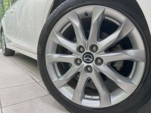 �y����18�C���`�A���~�z�C�[���z�O�ςɃ}�b�`���������A���~�z�C�[���𑕒����Ă���܂��B�e��ЊO�A���~�z�C�[����A�X�^�b�h���X�^�C�����戵�����Ă���܂��B���񂲑��k����������