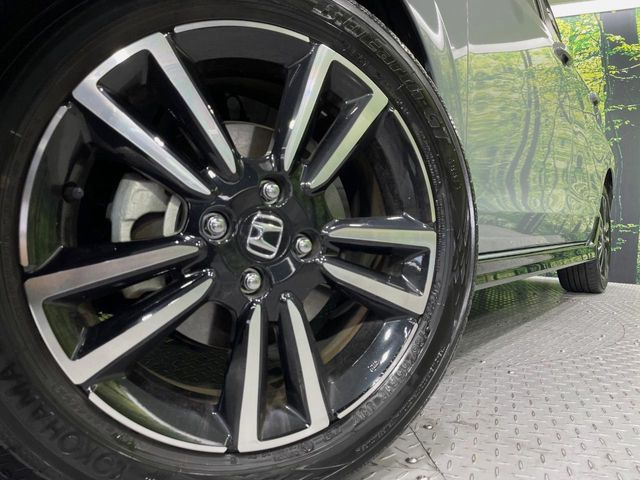 �y����16�C���`�A���~�z�C�[���z�O�ςɃ}�b�`���������A���~�z�C�[���𑕒����Ă���܂��B�e��ЊO�A���~�z�C�[����A�X�^�b�h���X�^�C�����戵�����Ă���܂��B���񂲑��k����������