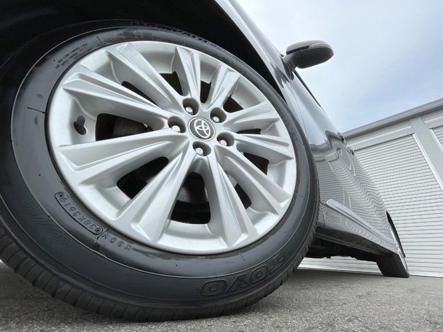 �y����18�C���`�A���~�z�C�[���z�O�ςɃ}�b�`���������A���~�z�C�[���𑕒����Ă���܂��B�e��ЊO�A���~�z�C�[����A�X�^�b�h���X�^�C�����戵�����Ă���܂��B���񂲑��k����������