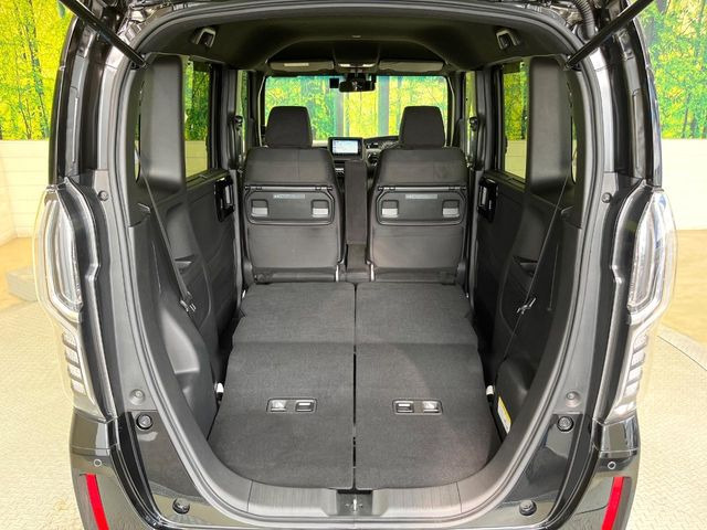 普段のお買い物や通勤、送迎等に十分な荷室スペースを確保しております。セカンドシートを倒すと、大きな荷物の積載も可能です♪