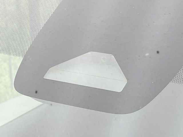 【トヨタセーフティセンス】走行中に前方の車両等を認識し、衝突しそうな時は警報とブレーキで衝突回避と被害軽減をアシスト。より安全にドライブをお楽しみいただけます。