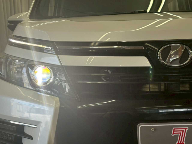 ヴォクシー2.0 ZS