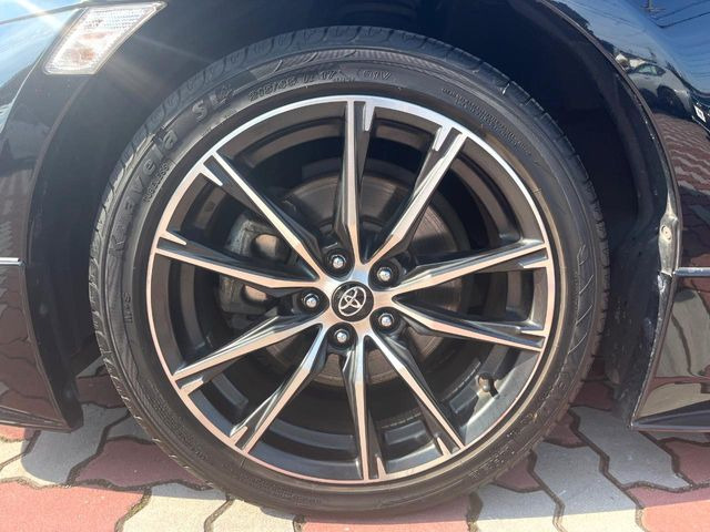 �y����17�C���`�A���~�z�C�[���z�O�ςɃ}�b�`���������A���~�z�C�[���𑕒����Ă���܂��B�e��ЊO�A���~�z�C�[����A�X�^�b�h���X�^�C�����戵�����Ă���܂��B���񂲑��k����������