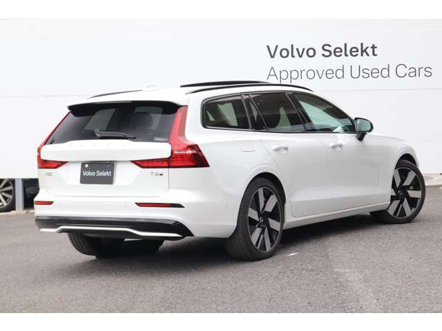 V60ウルトラ T6  AWD プラグインハイブリッド 4WD