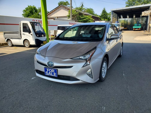 プリウス1.8 S E-Four 4WD