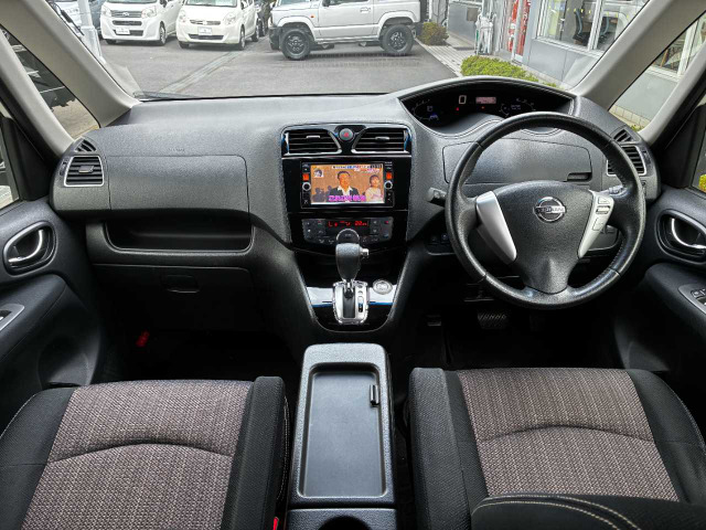 セレナ2.0 ハイウェイスター Vセレクション+Safety S-HYBRID アドバンスドSafetyパッケージ