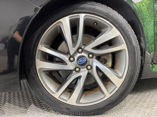 �y����18�C���`�A���~�z�C�[���z�O�ςɃ}�b�`���������A���~�z�C�[���𑕒����Ă���܂��B�e��ЊO�A���~�z�C�[����A�X�^�b�h���X�^�C�����戵�����Ă���܂��B���񂲑��k����������