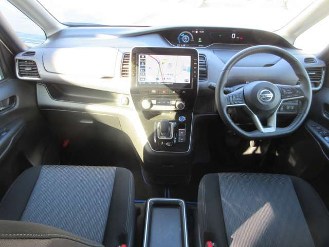 セレナ1.2 e-POWER ハイウェイスターV
