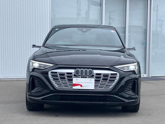 Q8スポーツバック e-tron55 クワトロ Sライン 4WD