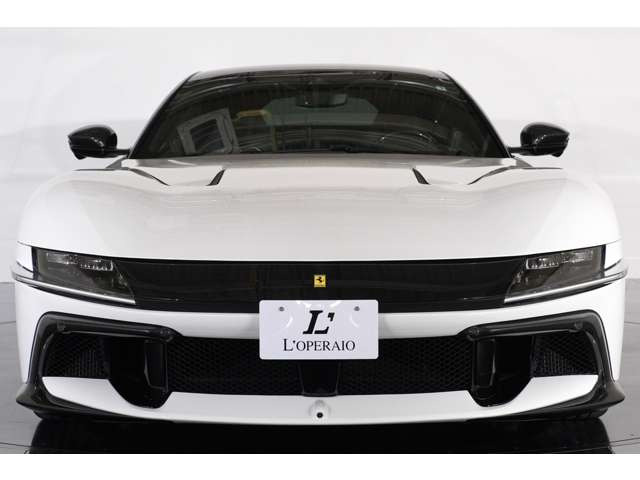世界一の呼び声高いフェラーリの流線美。誰もが一度は所有したいと思うフェラーリをこの機会に是非如何でしょうか。