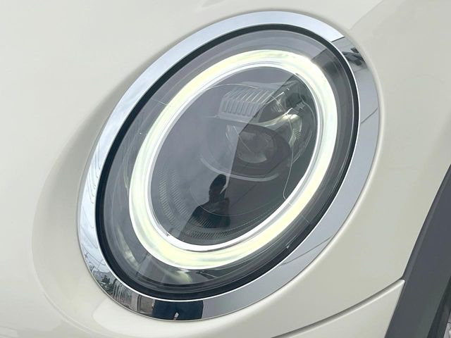 ��LED�w�b�h���C�g:��ԑ��s�����ǍD�Ȏ��E���m�ۂ����S���ĉ^�]�ł��鍂�P�xLED�w�b�h���C�g�𑕔�!�_�����x�������A����d�͂��}�����Ă��܂��B
