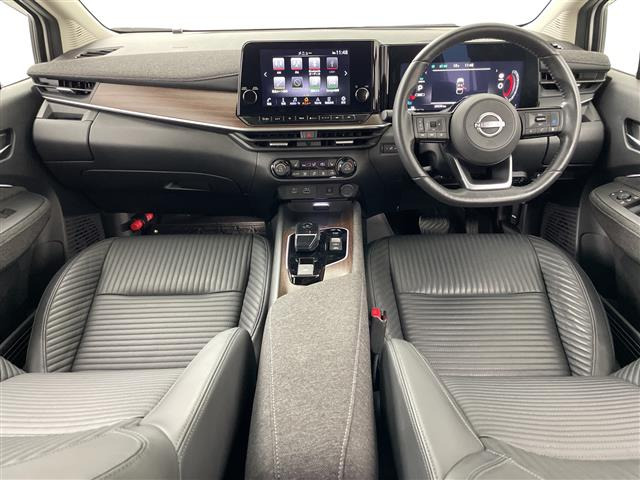 ノートオーラ1.2 G FOUR レザーエディション 4WD