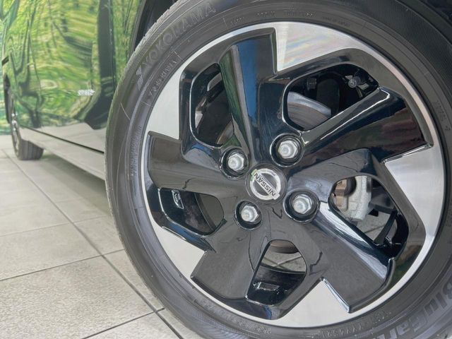 �y����14�C���`�A���~�z�C�[���z�O�ςɃ}�b�`���������A���~�z�C�[���𑕒����Ă���܂��B�e��ЊO�A���~�z�C�[����A�X�^�b�h���X�^�C�����戵�����Ă���܂��B���񂲑��k����������