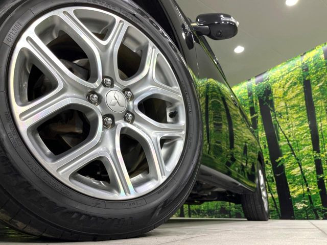 �y����18�C���`�A���~�z�C�[���z�O�ςɃ}�b�`���������A���~�z�C�[���𑕒����Ă���܂��B�e��ЊO�A���~�z�C�[����A�X�^�b�h���X�^�C�����戵�����Ă���܂��B���񂲑��k����������