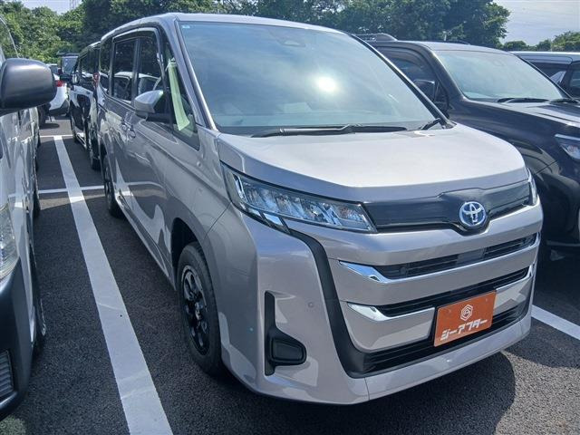 非売品✨トヨタノア✨店頭展示用✨シルバー トヨタ ノア 2022年モデル HYBRID S-X (8人乗り)の価格・性能・装備