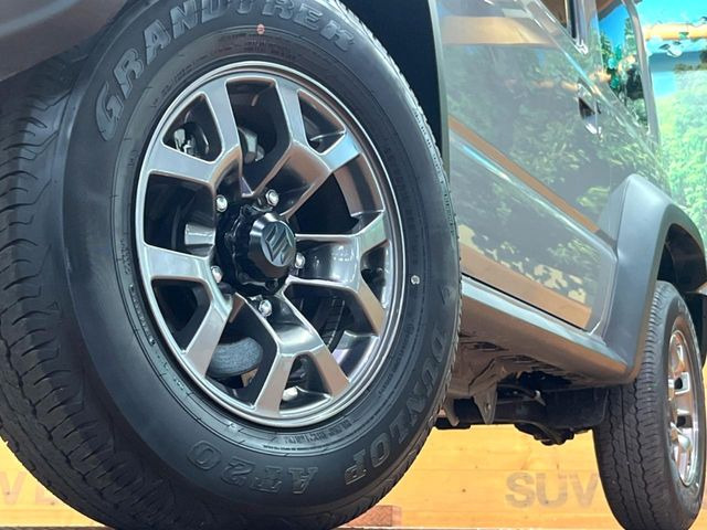 �y����15�C���`�A���~�z�C�[���z�O�ςɃ}�b�`���������A���~�z�C�[���𑕒����Ă���܂��B�e��ЊO�A���~�z�C�[����A�X�^�b�h���X�^�C�����戵�����Ă���܂��B���񂲑��k����������