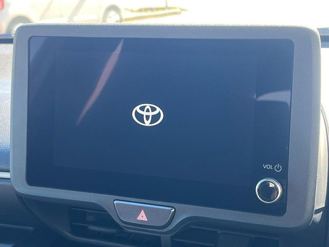 �y8�C���` �f�B�X�v���C�I�[�f�B�I�z���ʂ̃f�B�X�v���C��AppleCarPlay��AndroidAuto�����p�\�B�傫�ȉ�ʂŃX�}�z�i�r�A�v���������p���������܂���