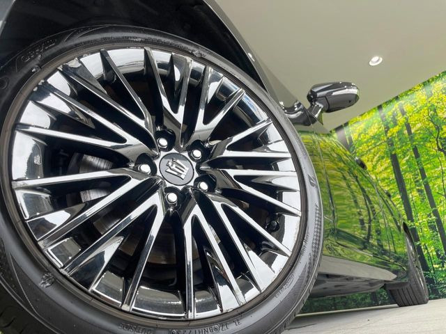 �y�����A���~�z�C�[���z�O�ςɃ}�b�`���������A���~�z�C�[���𑕒����Ă���܂��B�e��ЊO�A���~�z�C�[����A�X�^�b�h���X�^�C�����戵�����Ă���܂��B���񂲑��k����������