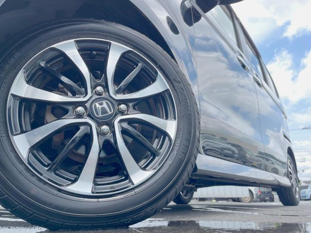�y�����A���~�z�C�[���z�O�ςɃ}�b�`���������A���~�z�C�[���𑕒����Ă���܂��B�e��ЊO�A���~�z�C�[����A�X�^�b�h���X�^�C�����戵�����Ă���܂��B���񂲑��k����������