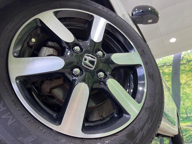 �y����14�C���`�A���~�z�C�[���z�O�ςɃ}�b�`���������A���~�z�C�[���𑕒����Ă���܂��B�e��ЊO�A���~�z�C�[����A�X�^�b�h���X�^�C�����戵�����Ă���܂��B���񂲑��k����������