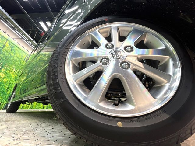 �y����14�C���`�A���~�z�C�[���z�O�ςɃ}�b�`���������A���~�z�C�[���𑕒����Ă���܂��B�e��ЊO�A���~�z�C�[����A�X�^�b�h���X�^�C�����戵�����Ă���܂��B���񂲑��k����������