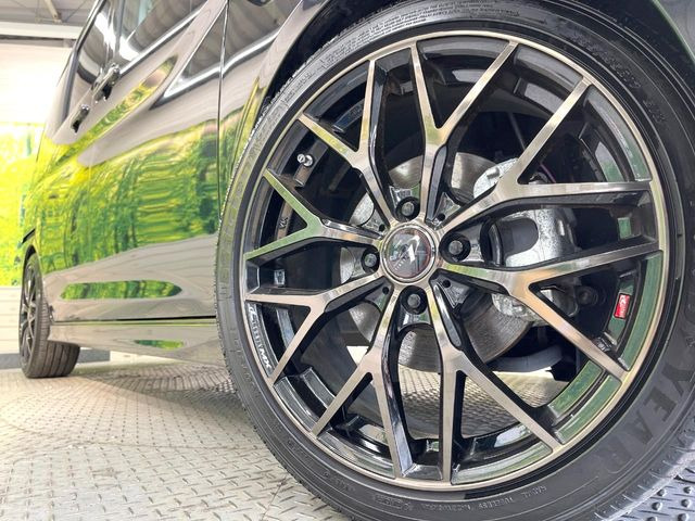 �y�A���~�z�C�[���z�O�ςɃ}�b�`�����A���~�z�C�[���𑕒����Ă���܂��B�e��A���~�z�C�[����A�X�^�b�h���X�^�C�����戵�����Ă���܂��B���񂲑��k����������