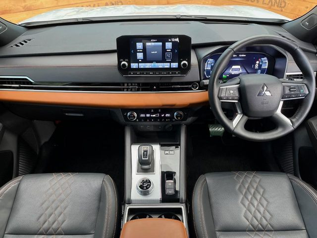 アウトランダーPHEV 2.4 P 4WD